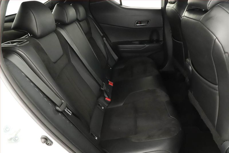 Toyota C-HR (2022) 2.0 Hybrid - fotka 7 z 17