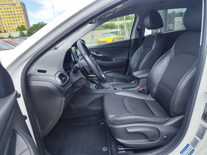 Hyundai i30 1.4 T-GDI/103kW Style Premium - fotka 16 z 38