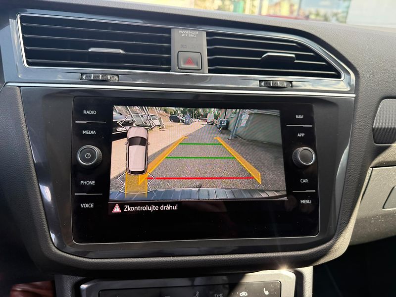 Volkswagen Tiguan 2.0 TDI 147kw DSG 4x4 - fotka 13 z 23