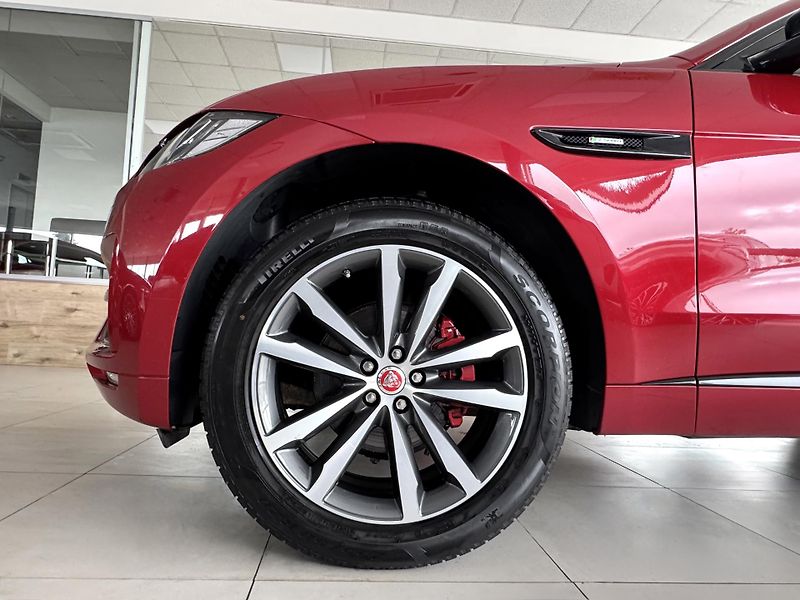 Jaguar F-Pace 20d AWD*AUT*R-SPORT*REZERVACE! - fotka 38 z 39