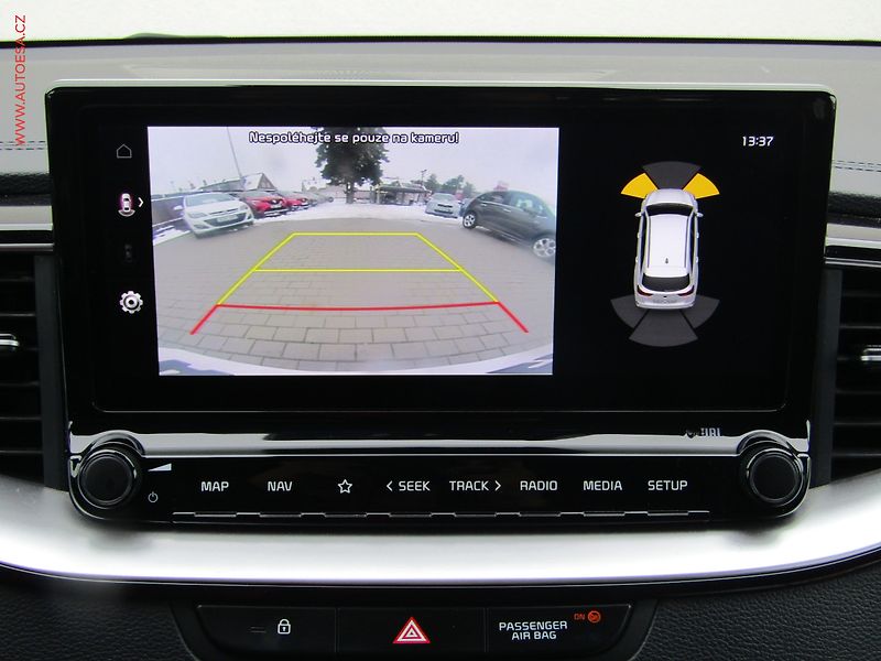 Kia Ceed (2022) 1.5 T-GDi, ČR, GT Line, AT - fotka 15 z 22