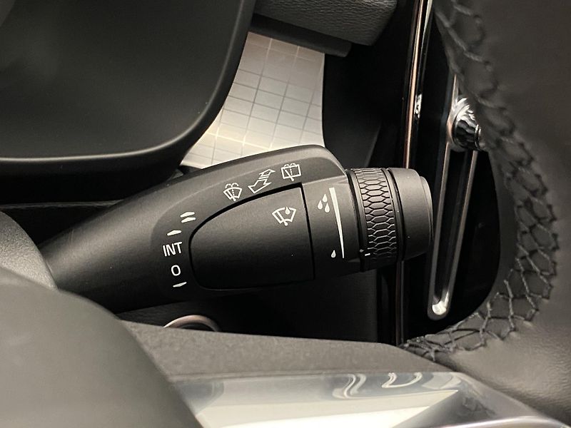 Volvo XC40 (2026) B3 AUT DARK ULTRA  - fotka 31 z 60