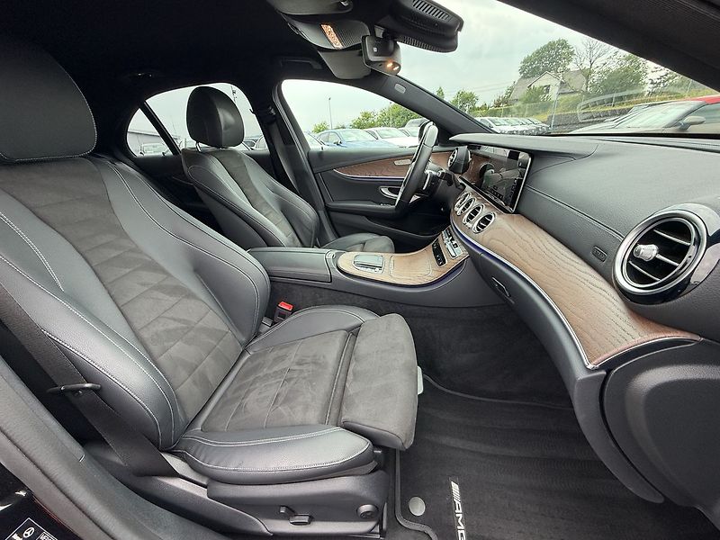 Mercedes-Benz Třídy E E 300de 4MATIC - fotka 10 z 39