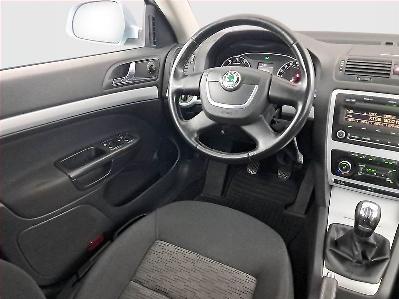 Škoda Octavia (2010) 1.4 TSI, Tempomat - fotka 7 z 16
