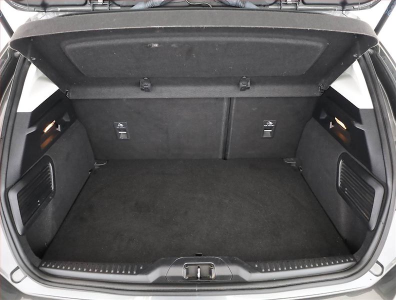 Ford Focus (2019) 1.5 TDCi, Automat, Serv.kniha - fotka 17 z 18