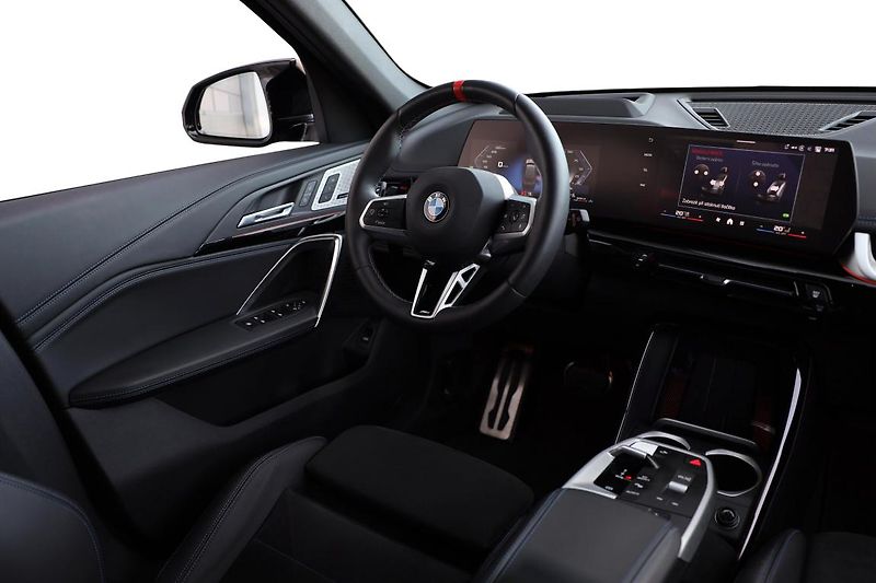 BMW X1 M35i xDrive - fotka 13 z 17