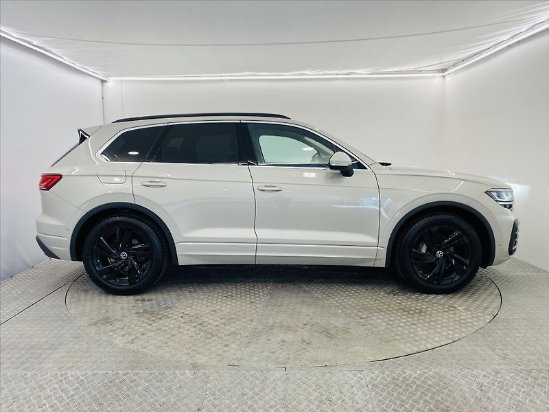 Volkswagen Touareg 3,0 Elegance nez. topení - fotka 25 z 26