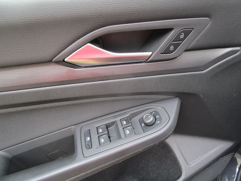 Volkswagen Golf 2,0TDI-DSG-NOVÁ STK+OLEJ - fotka 25 z 30