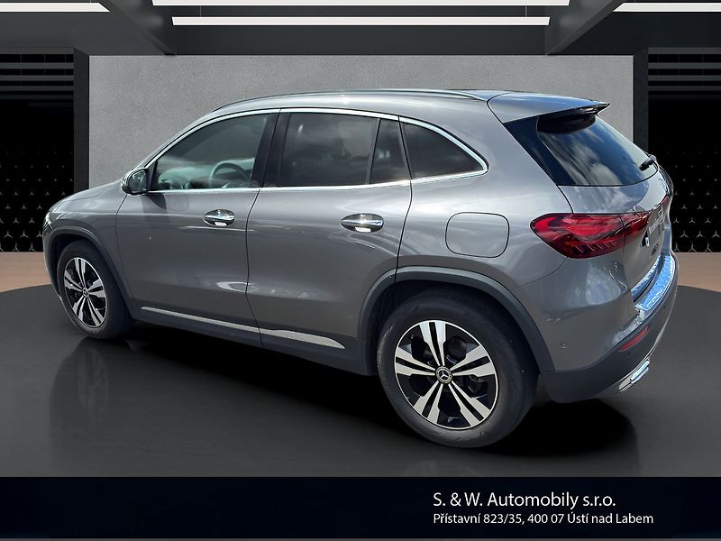 Mercedes-Benz GLA 200 d - fotka 7 z 28