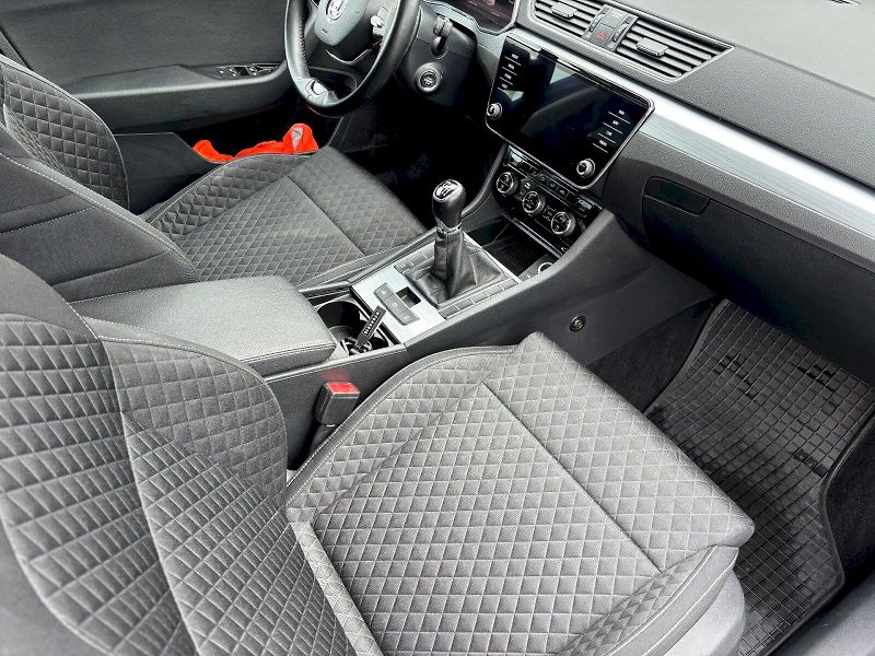 Škoda Superb (2022) GRT AMB TS 110/1.5 M6F - fotka 23 z 42
