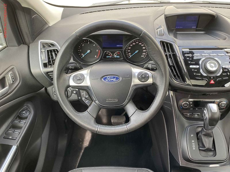Ford Kuga (2013) 2.0 TDCi 4x4, Titanium, AT - fotka 11 z 19