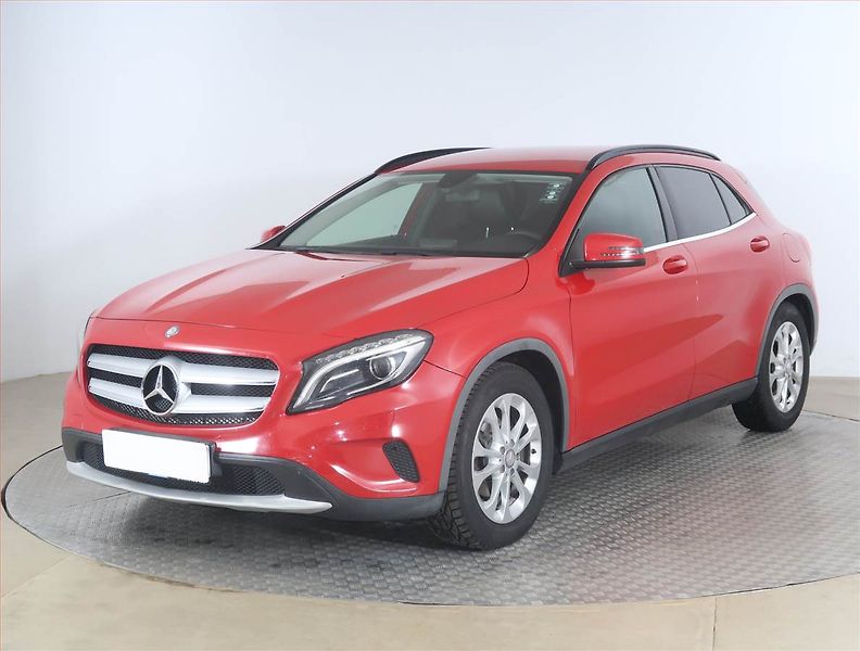 Mercedes-Benz GLA (2015) Progressive 180 CDI - fotka 2 z 18