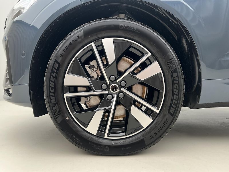 Volvo XC60 (2026) T6 AWD RECHARGE DARK PLUS AUT - fotka 15 z 47