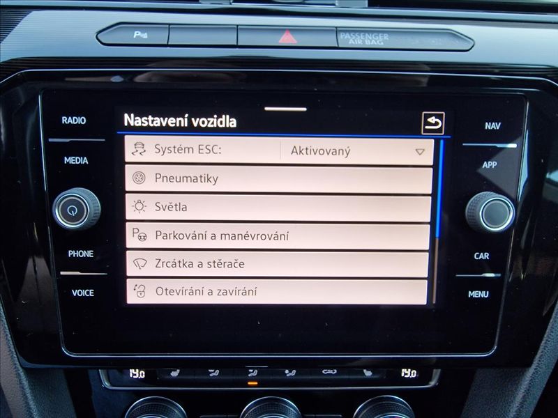 Volkswagen Arteon 2.0 TDI DSG Elegance,ČR,1.Maj - fotka 33 z 50