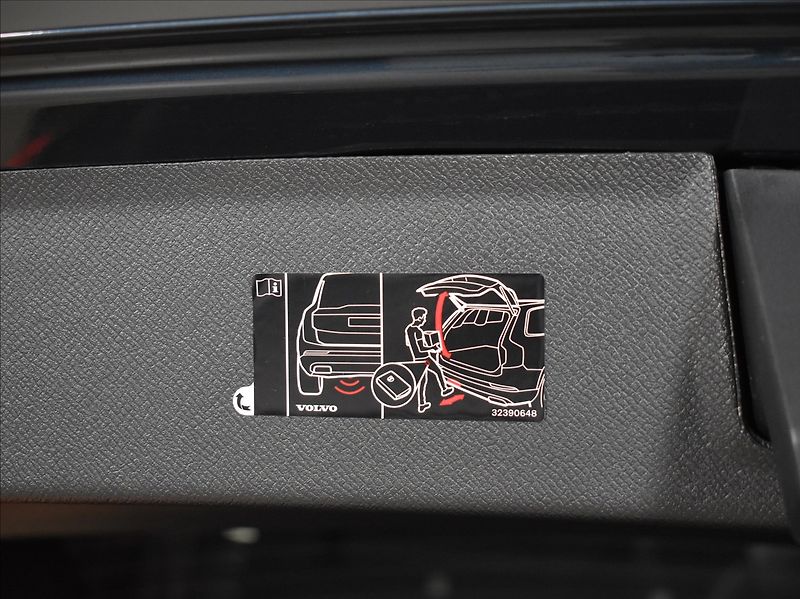 Volvo XC90 (2026) 2,0 T8  Ultra Dark - fotka 18 z 40