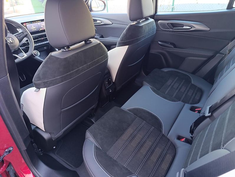Alfa Romeo Tonale (2026) Sport Speciale 1,5 Ibrida 175k - fotka 19 z 44