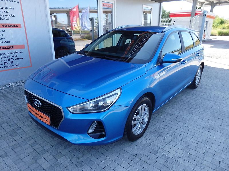 Hyundai i30 1.6 CRDi ZÁLOHOVÁNO - fotka 2 z 22