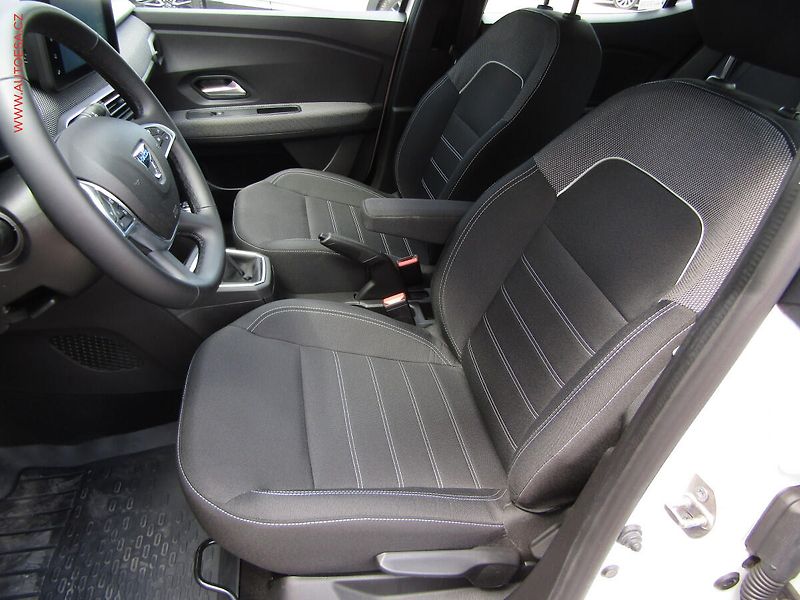 Dacia Sandero (2022) 1.0 TCe, ČR, AC, tempo, park - fotka 9 z 21