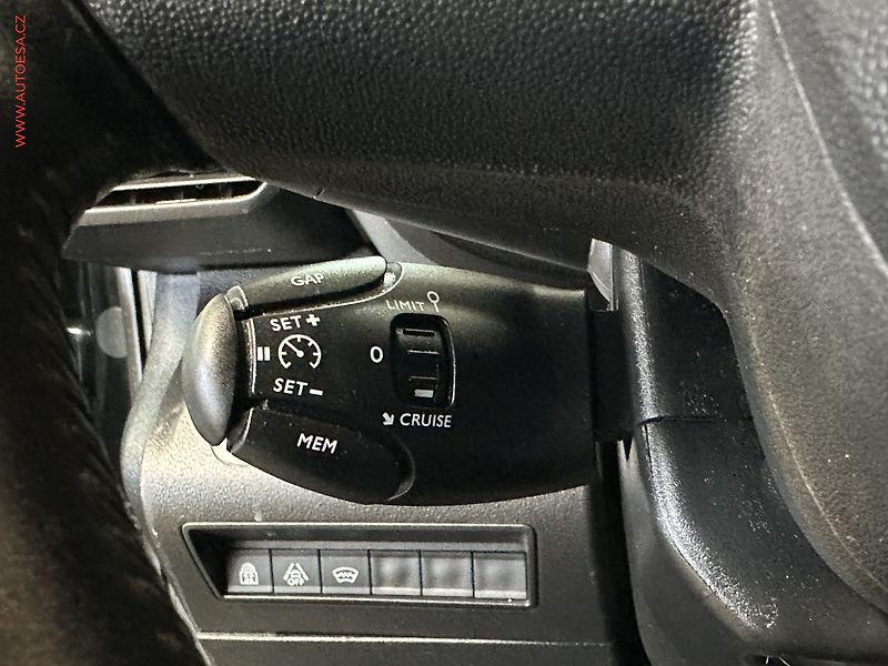 Citroën Berlingo (2020) 1.5HDi MAXi XL 7míst, SHINE - fotka 19 z 22