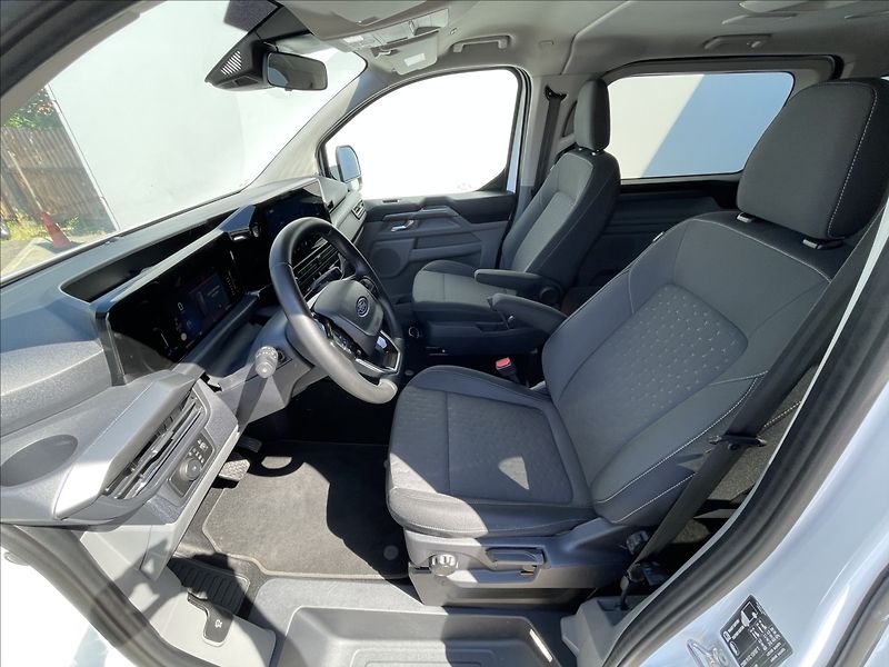 Ford Tourneo Custom 2,0 EcoBlue AWD A8 Titanium L2 - fotka 4 z 21