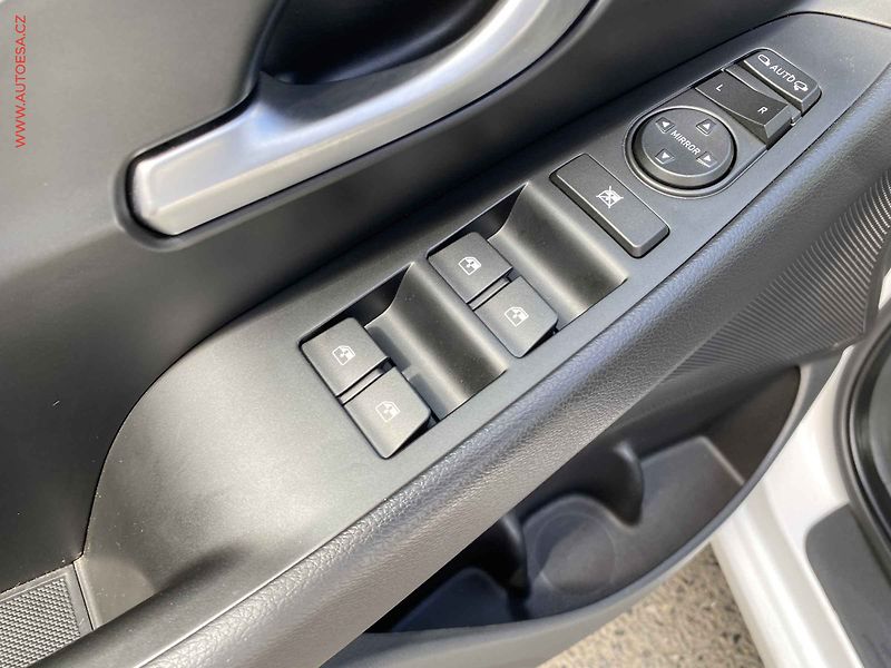 Hyundai i30 (2023) 1.0 T-GDi, 2.maj,ČR, AC - fotka 13 z 17