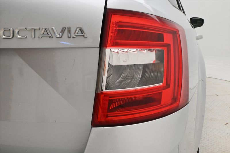 Škoda Octavia 1,6 TDI 81kW tažné nová STK - fotka 29 z 30