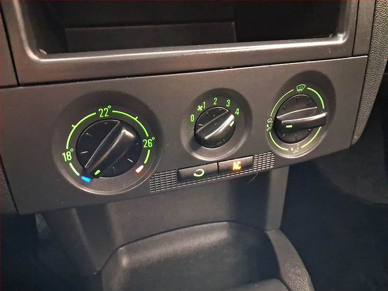 Škoda Fabia (2007) Ambiente 1.4 16V, Serv.kniha - fotka 15 z 16