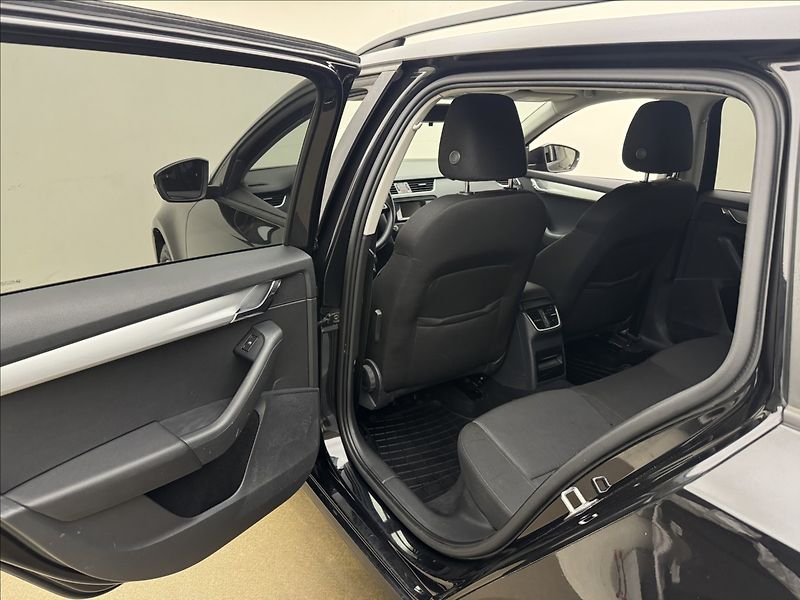 Škoda Octavia 2,0 110kW DSG ALU VÝHŘEV ČR TZ - fotka 30 z 34