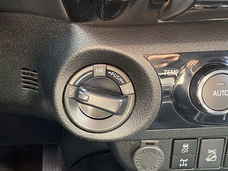 Toyota Hilux 2.8D, ČR, Active, 4x4, DPH - fotka 23 z 30