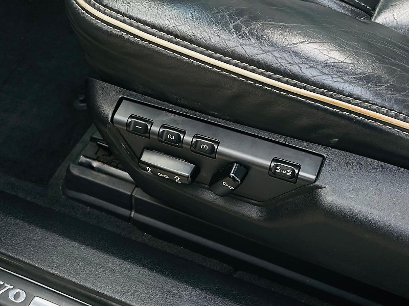 Volvo XC90 2.4 D5 4x4 AUT SERVISKA TAŽNÉ - fotka 38 z 49