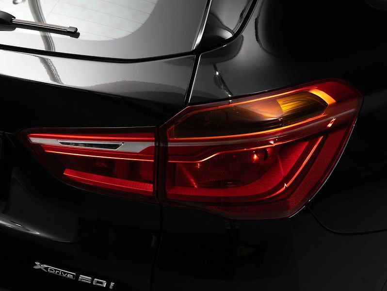 BMW X1 20i xDrive - fotka 10 z 22
