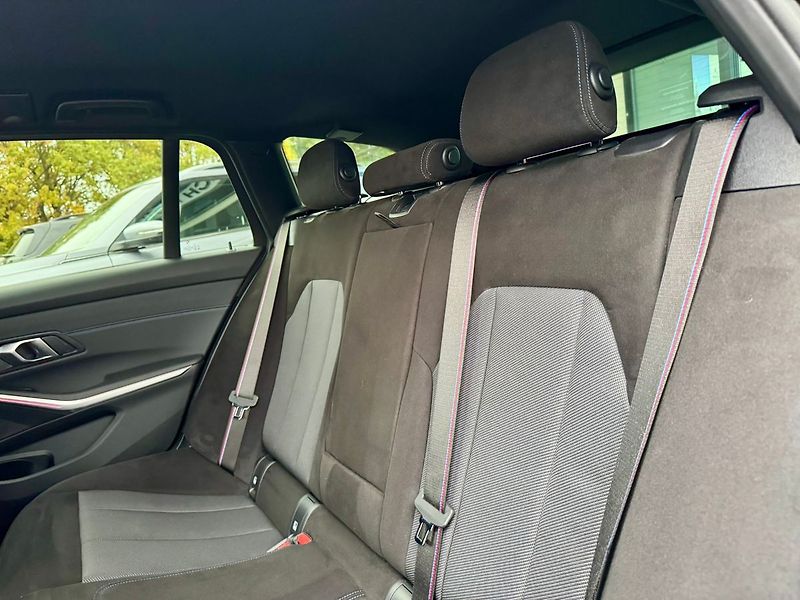 BMW Řada 3 330d xDrive Touring TOP STAV - fotka 22 z 32