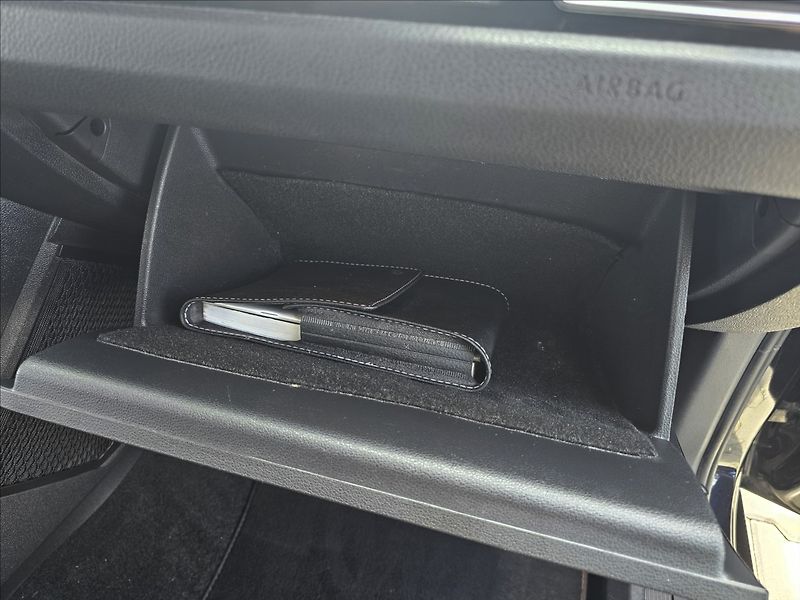 Volkswagen Touran 1,4 Tsi 110KW DSG Sound 7MÍST - fotka 41 z 47