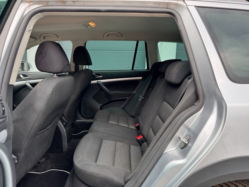 Škoda Octavia (2008) 2.0 TDi 4x4 Scout - fotka 11 z 25