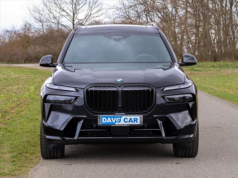 BMW X7 3,0 xDrive40d Mpacket - fotka 2 z 46