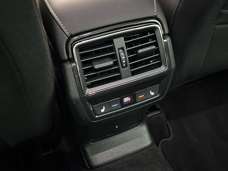 Škoda Karoq Top Selection DSG - fotka 22 z 30