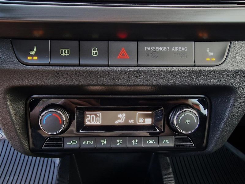 Škoda Fabia 1.0 TSI Style Combi,ČR,1.Maj. - fotka 32 z 48