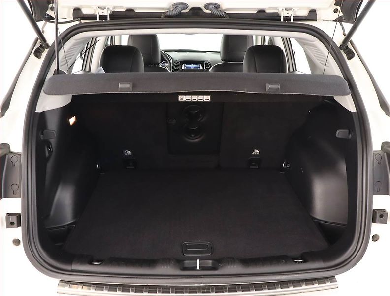 Jeep Compass (2019) 1.4 MultiAir, 4X4, Automat - fotka 14 z 25
