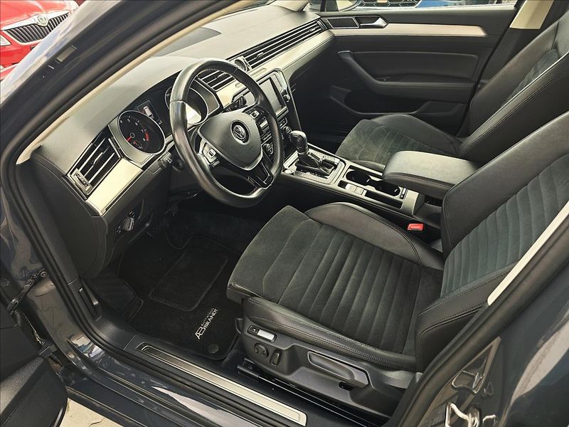 Volkswagen Passat VIII 1,4TSi DSG Highline - fotka 10 z 56