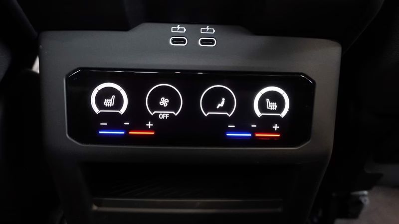 BMW i5 xDrive40 M-Sport HuD 360 Venti - fotka 23 z 24
