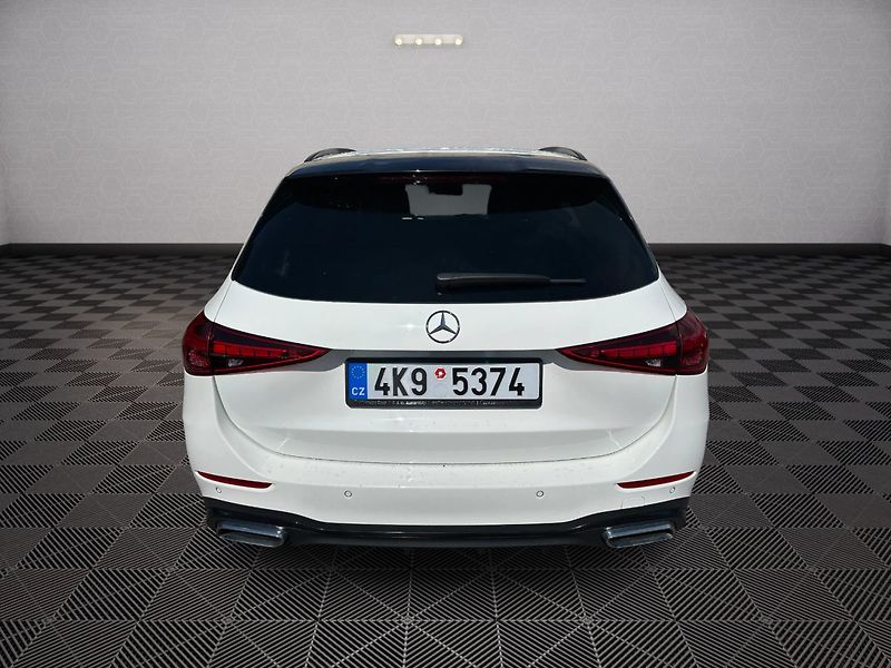 Mercedes-Benz Třídy C (2021) 200 150kw 4Matic AMG - fotka 6 z 36