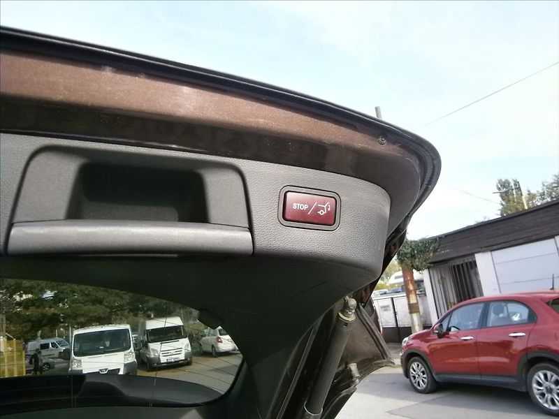 Mercedes-Benz GLA 2,2 CDI 4 MATIC - fotka 8 z 15