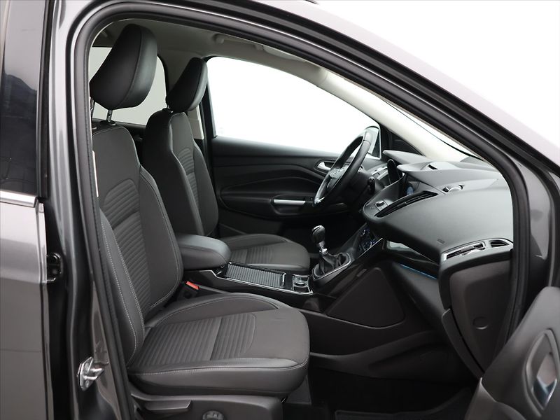 Ford Kuga 1,5 TDCI 88kW CZ Titanium DPH - fotka 12 z 30