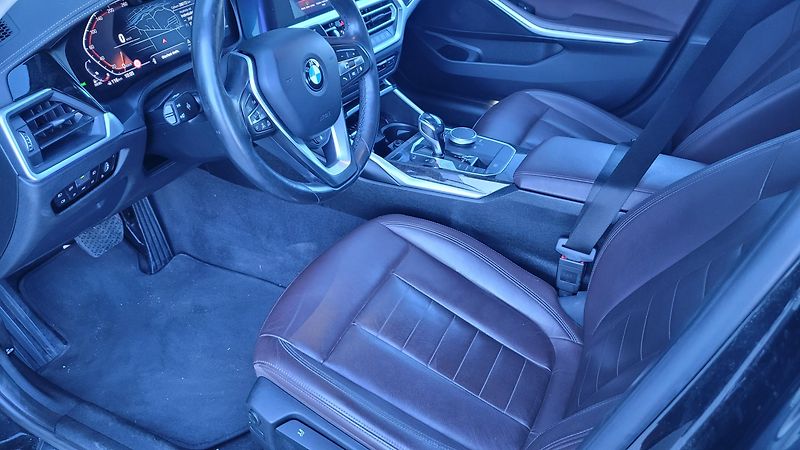 BMW Řada 3 320D XDRIVE  - fotka 13 z 23