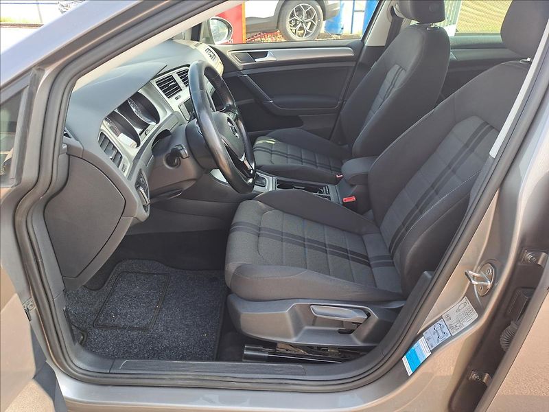Volkswagen Golf 1,2 TSI DSG - fotka 5 z 16
