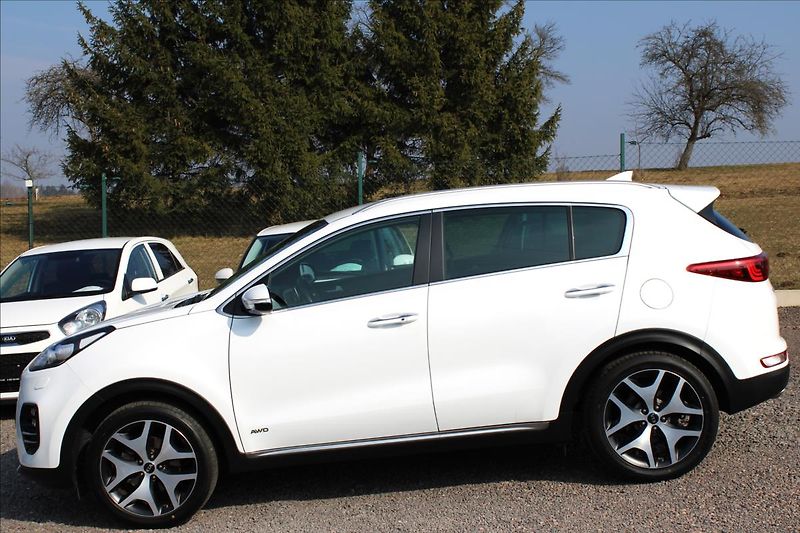 Kia Sportage 1,6 T-GDi 130kW 4x4 GT-line - fotka 8 z 45