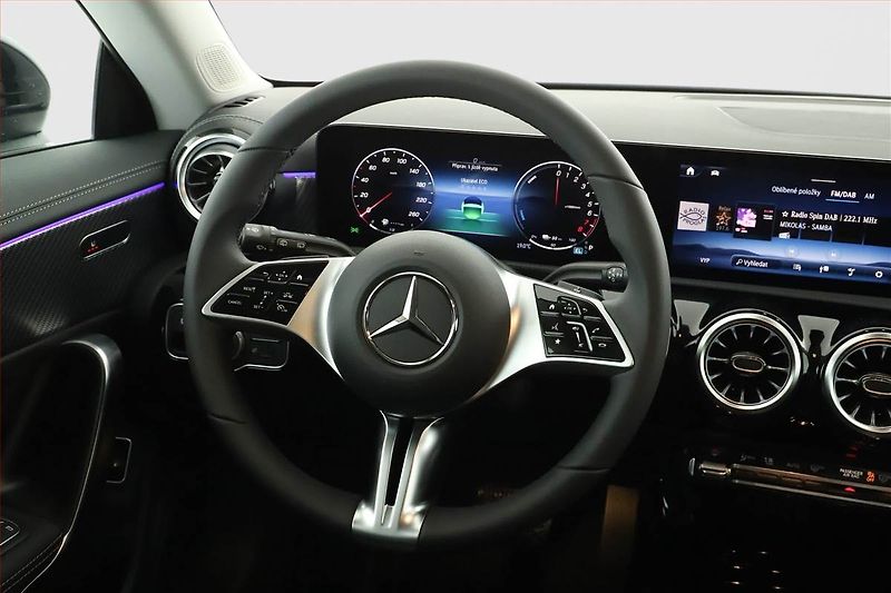 Mercedes-Benz CLA (2025) 250 e, Progressive, Kamera - fotka 8 z 29