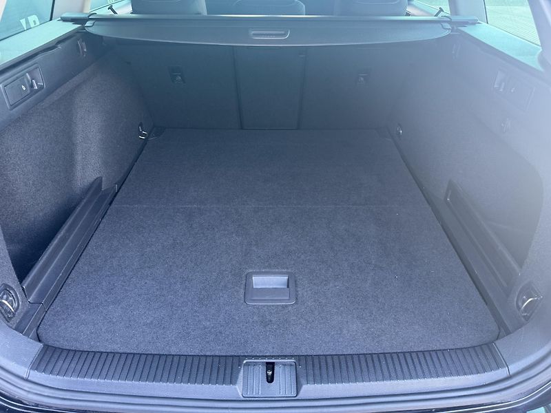 Volkswagen Passat (2020) 2.0TDi MAN Business RZV - fotka 20 z 50