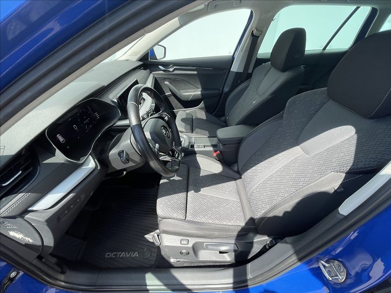 Škoda Octavia 1,5 TSI DSG Ambition Plus - fotka 4 z 23