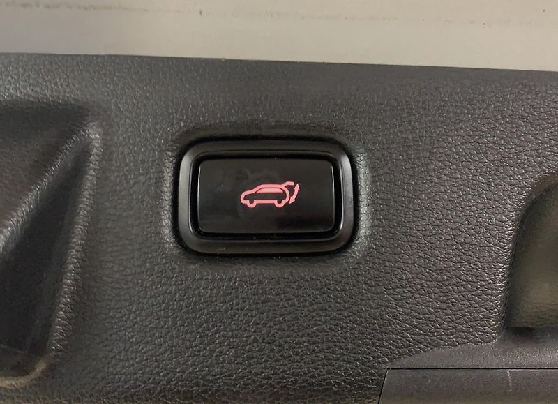 Kia Ceed 1,4 T-GDi Exclusive DCT, ČR - fotka 9 z 25